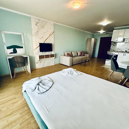 Апартамент в панорама бийч виго Несебър